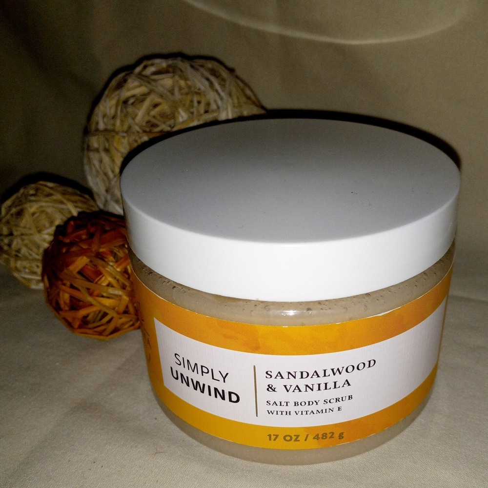Bath and Body Works SANDALWOOD‎ & VANILLA Salt Body Scrub Fresh Start